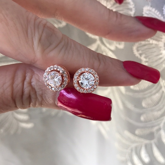 Jewelry - 💔SOLD OUT❣️💎😇Haloed Faux Diamond Earrings RG